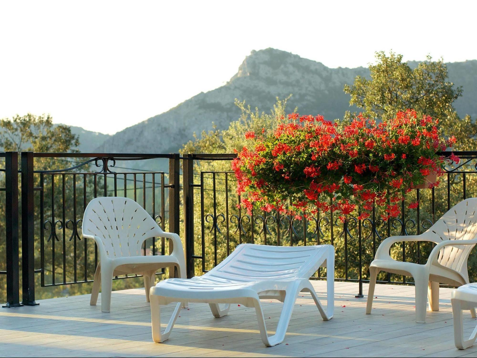 Logis Hotel Restaurant La Porte Des Cevennes Anduze Εξωτερικό φωτογραφία